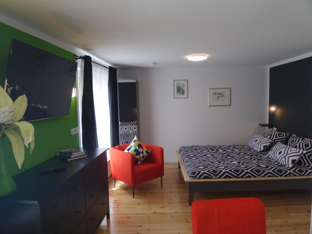 Apartment Rhein Main Хоххайм ам Майн Екстериор снимка