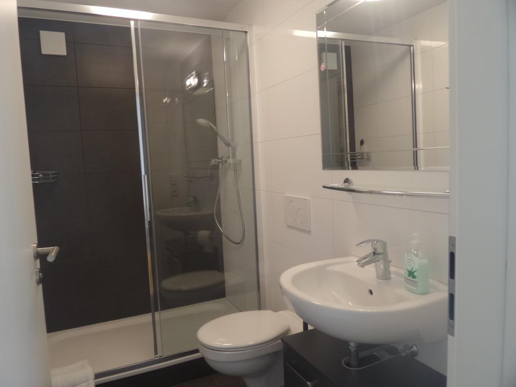 Apartment Rhein Main Хоххайм ам Майн Екстериор снимка